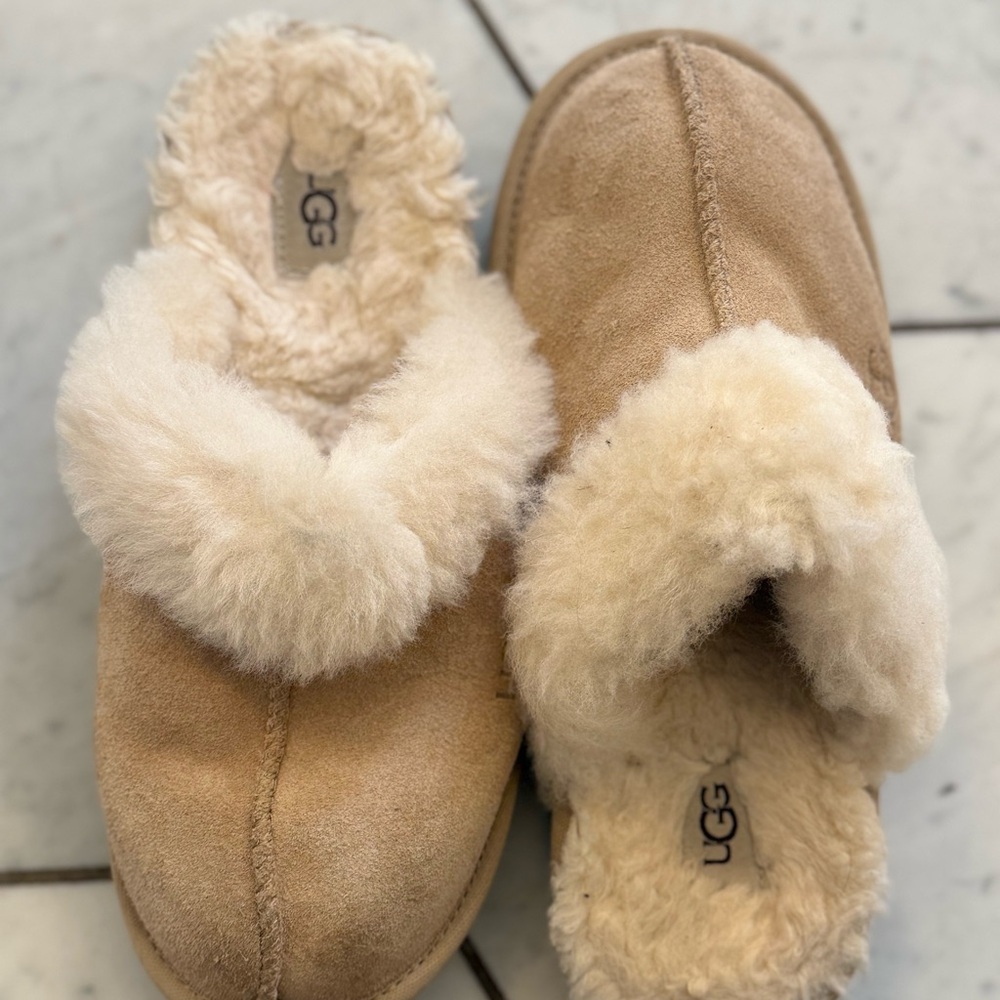 UGG Sheepskin Lined Slip-On Clog in Natural